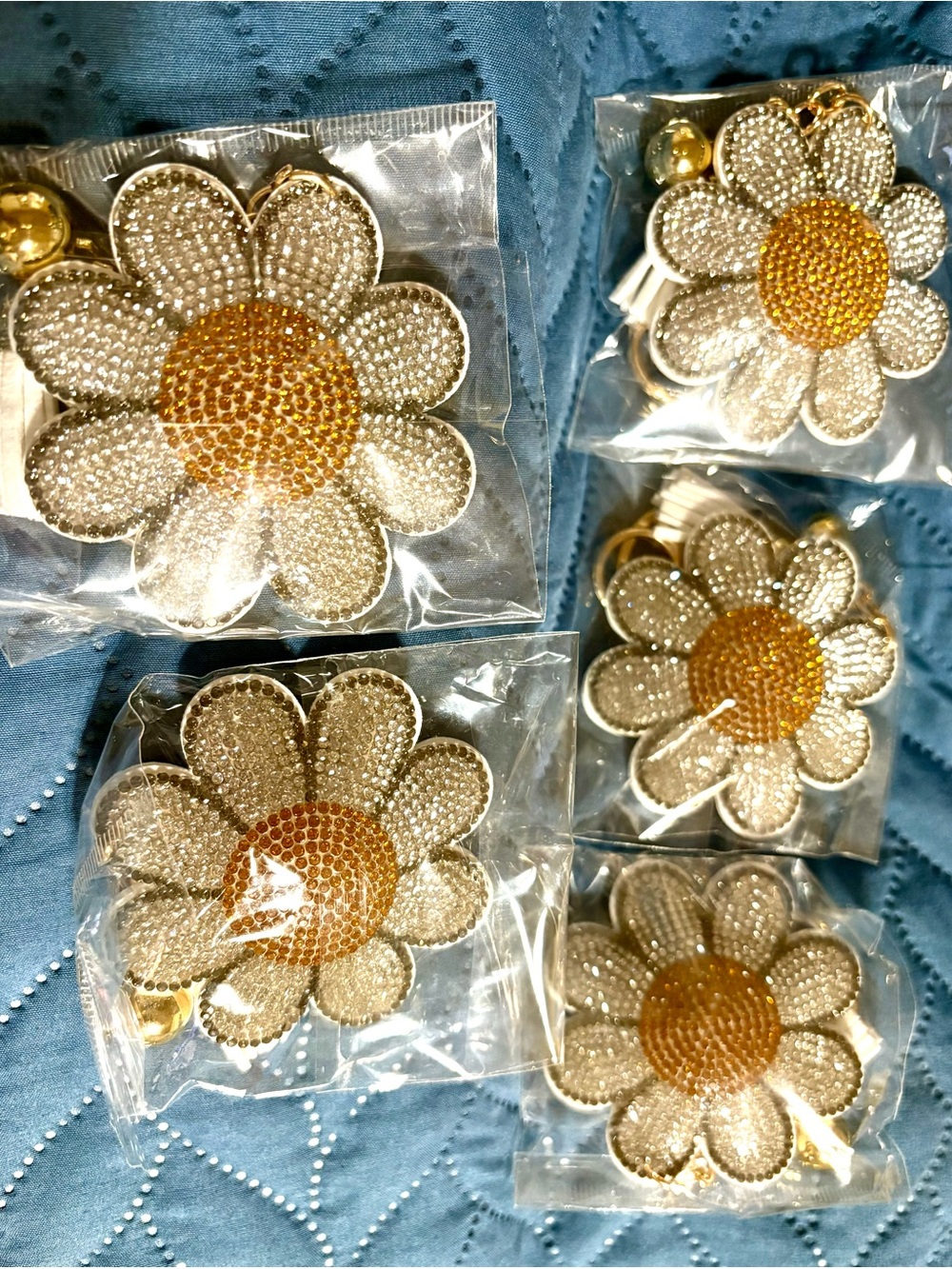 Rhinestone Daisy Pendant Bag charm/Key chain- Silver & Gold PRICE IS FOR “1” ONE